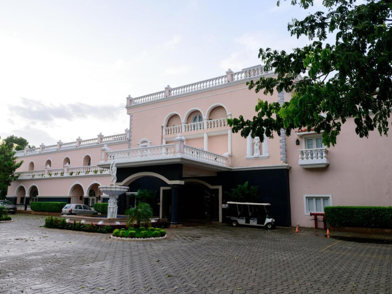 Hotel Club Mahindra Emerald Palms, Goa Benaulim Exteriér fotografie